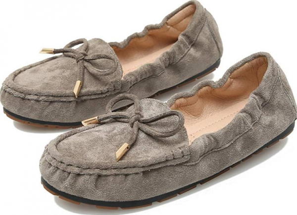 Sepatu Moccasin dengan Aksen Pita